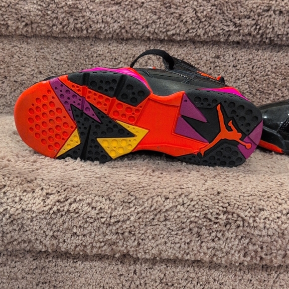 Jordan Kids Black and Red Sneakers - Picture 6 of 6